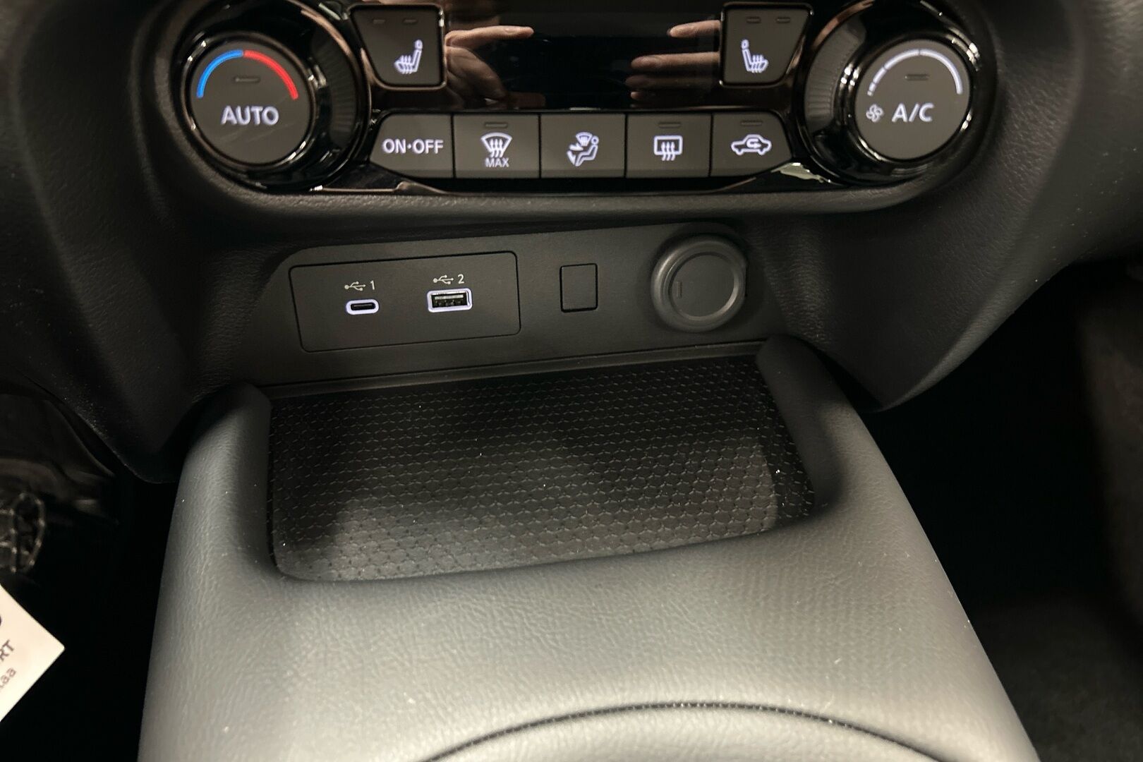 Nissan Juke iso kuva 17