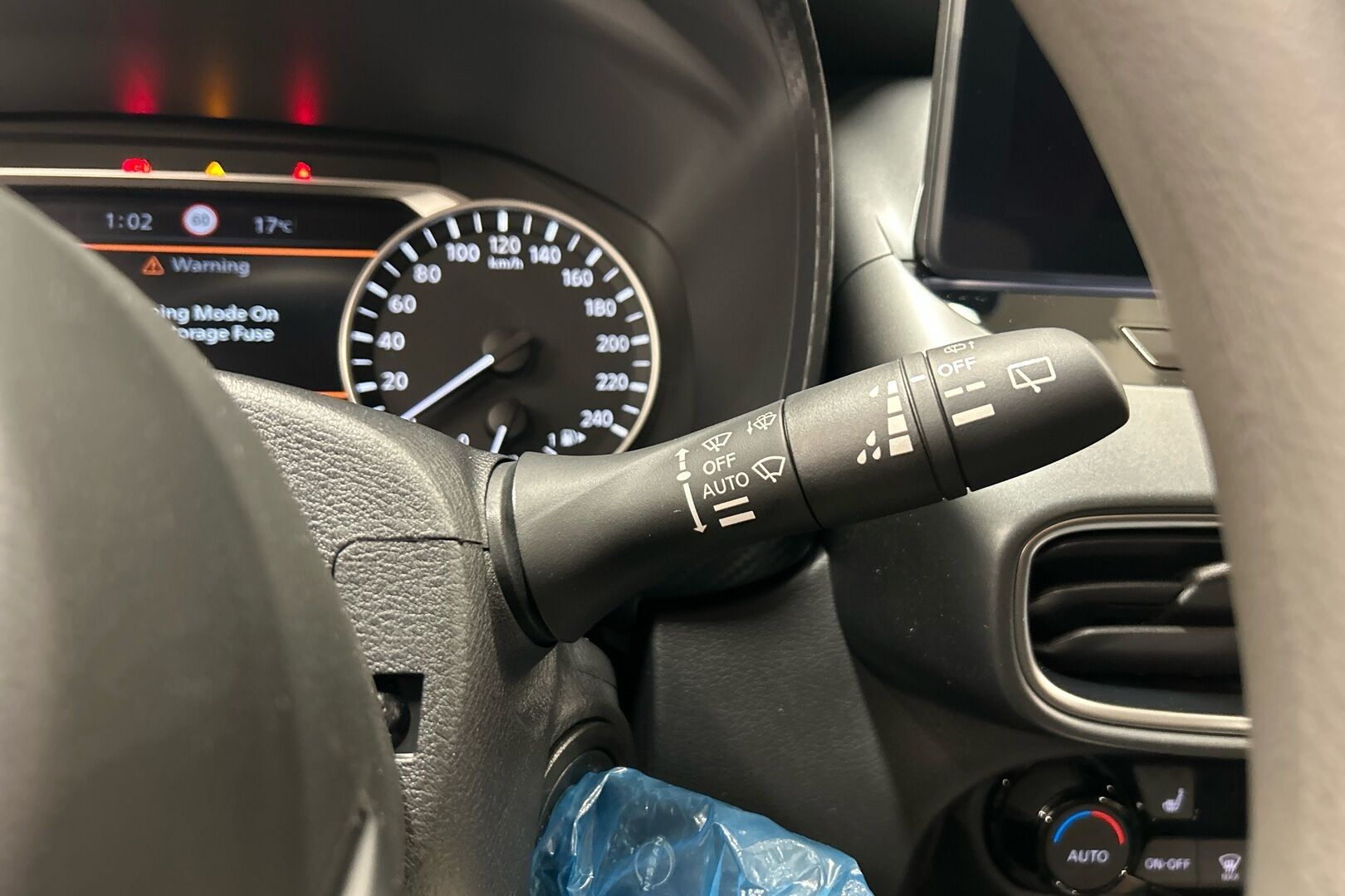 Nissan Juke iso kuva 18
