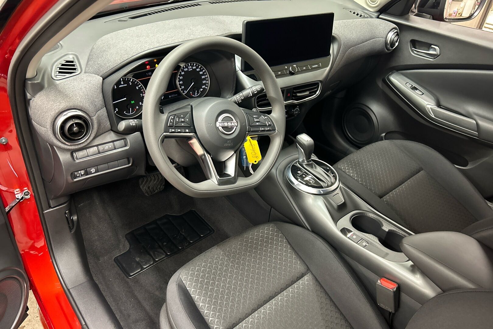 Nissan Juke iso kuva 22