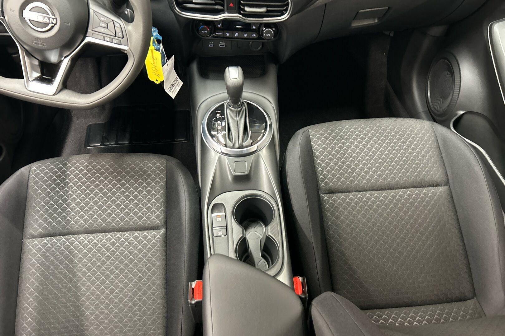 Nissan Juke iso kuva 24