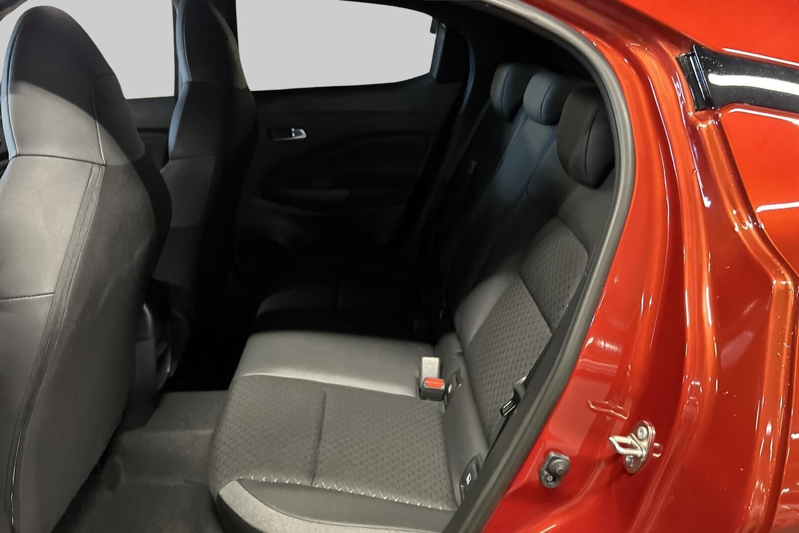 Nissan Juke iso kuva 9