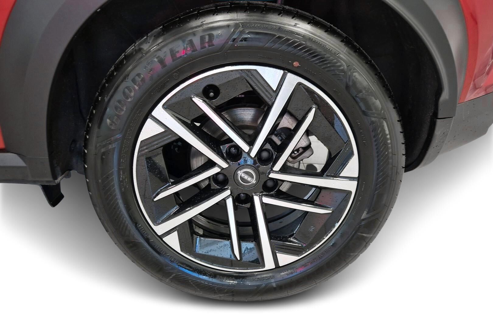 Nissan Juke iso kuva 13