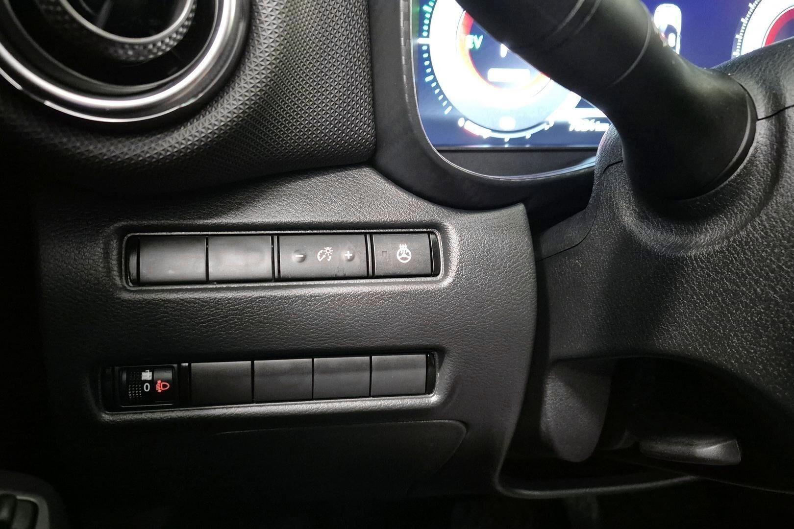 Nissan Juke iso kuva 21