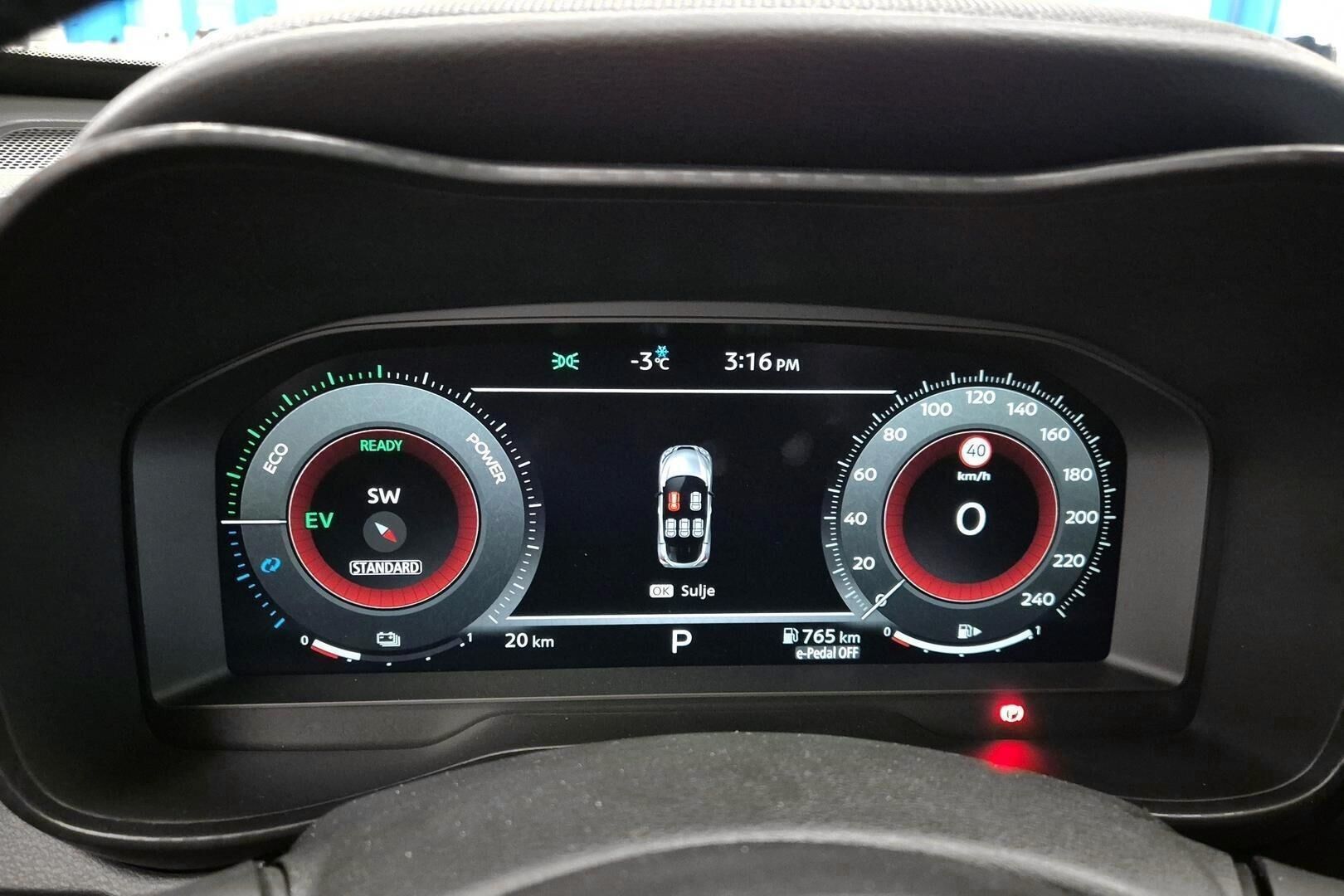 Nissan Juke iso kuva 13