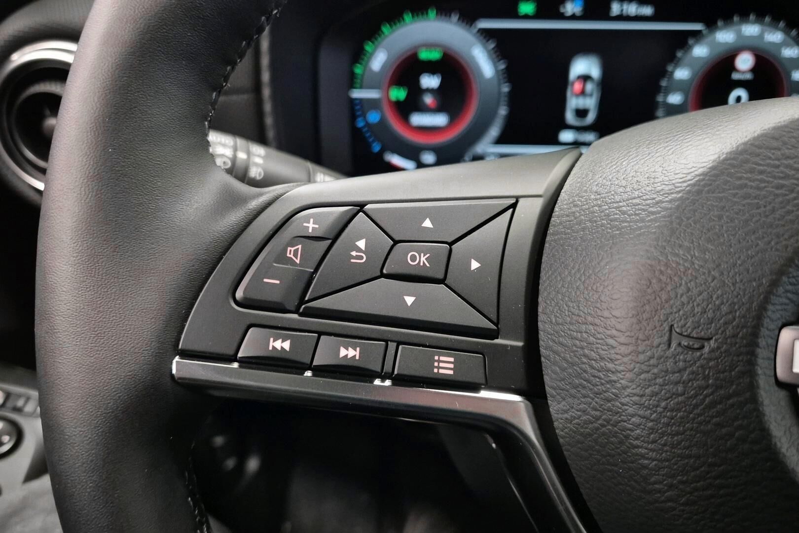 Nissan Juke iso kuva 18