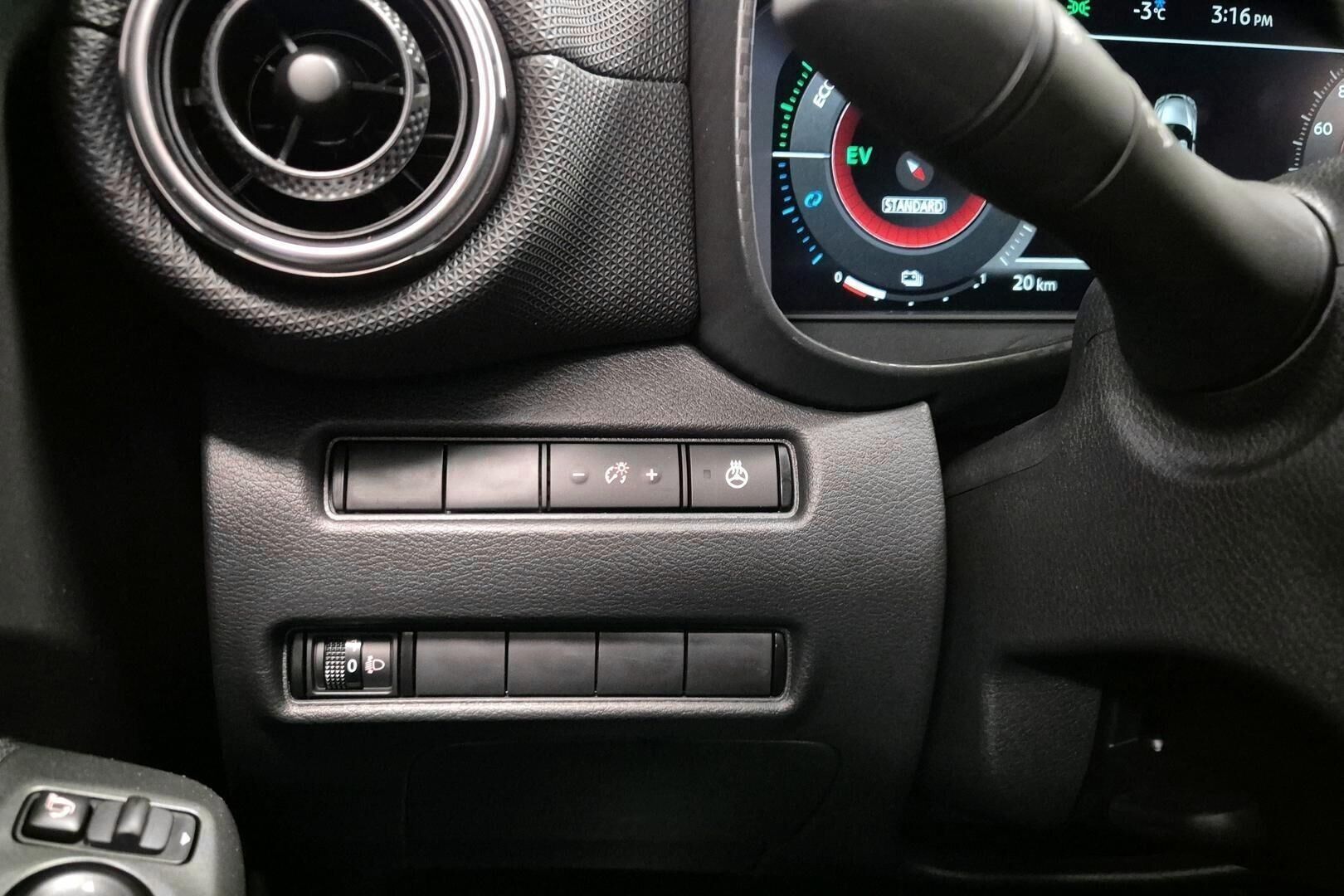 Nissan Juke iso kuva 19