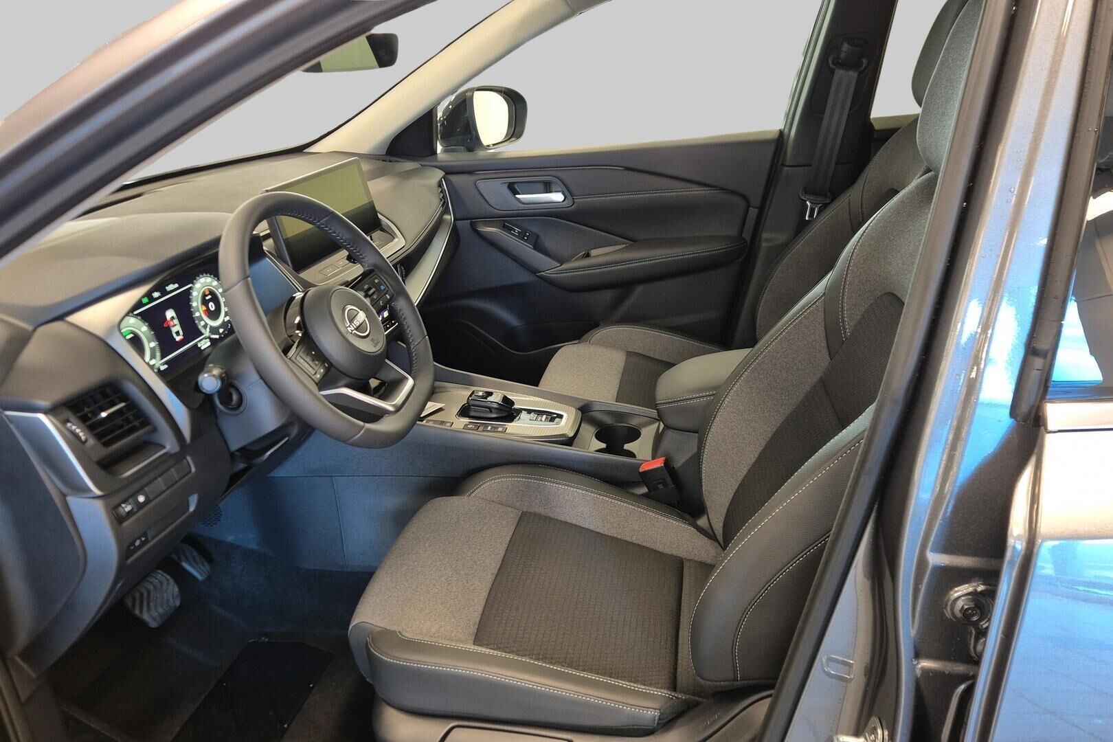 Nissan Qashqai iso kuva 8