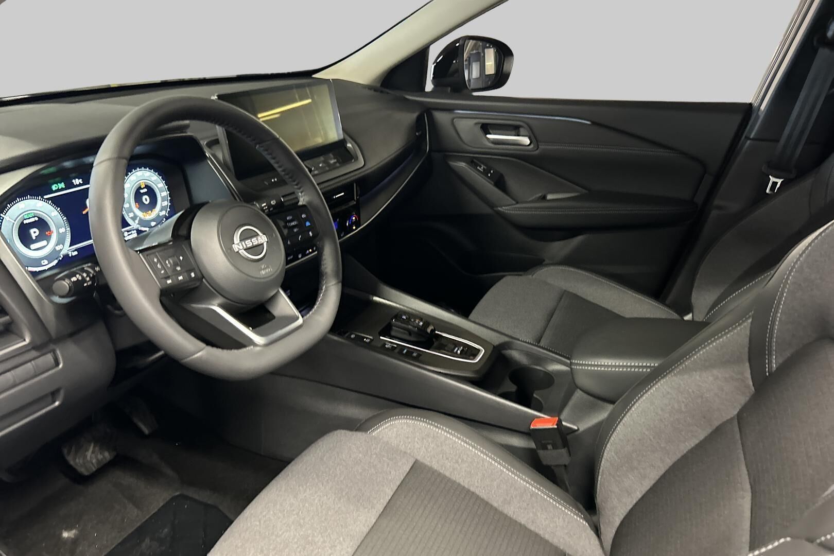 Nissan Qashqai iso kuva 16
