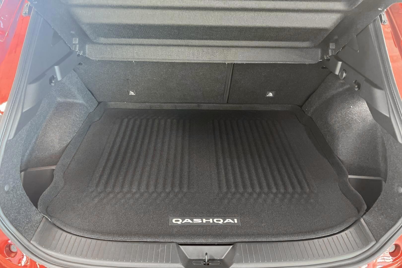 Nissan Qashqai iso kuva 9