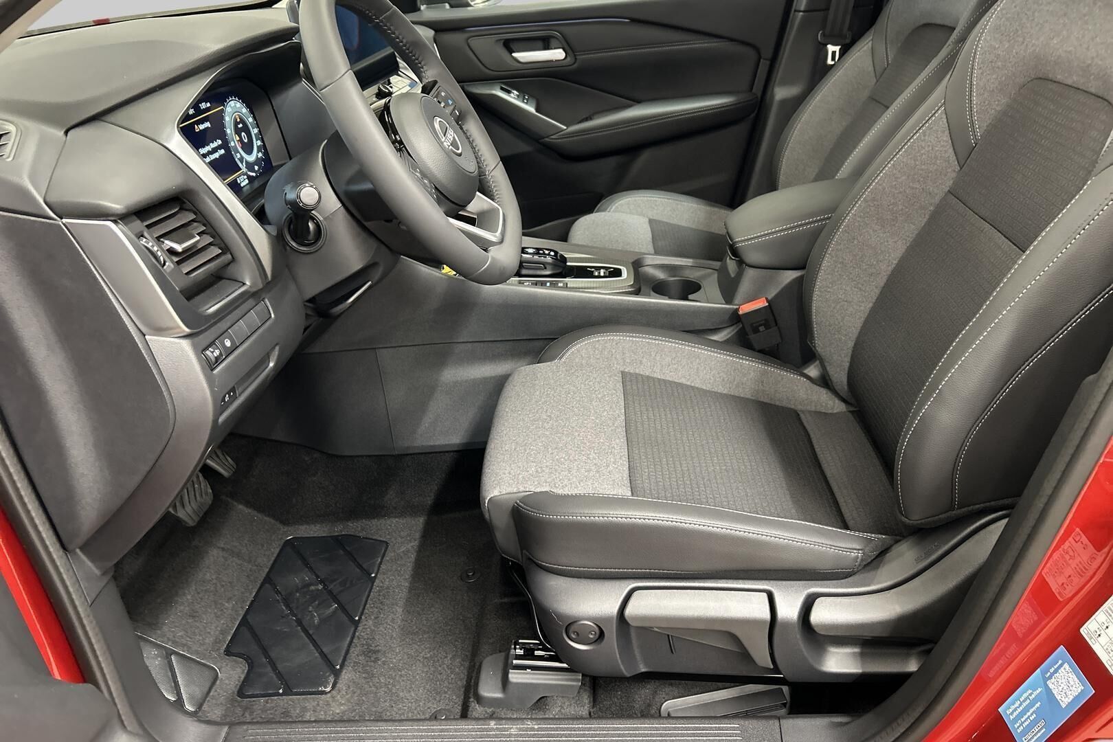 Nissan Qashqai iso kuva 8
