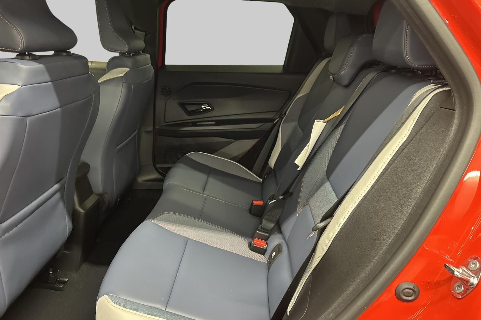 Nissan Micra iso kuva 17