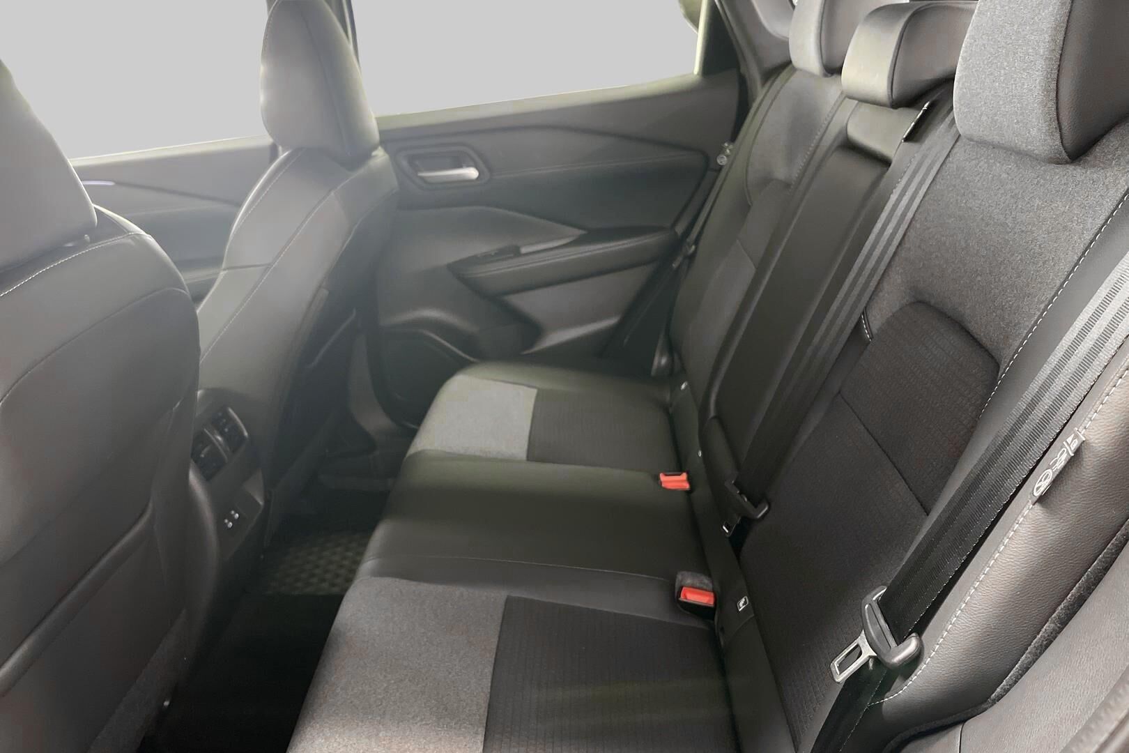 Nissan Qashqai iso kuva 8