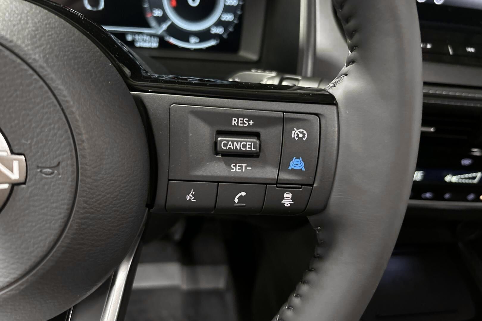 Nissan Qashqai iso kuva 25