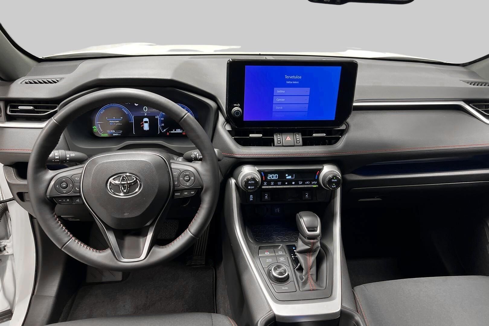 Toyota RAV4 Plug-in iso kuva 9