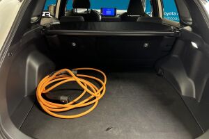 Toyota RAV4 Plug-in esikatselu 10