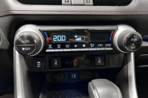 Toyota RAV4 Plug-in esikatselu 14