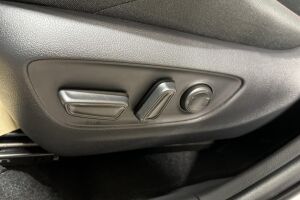 Toyota RAV4 Plug-in esikatselu 17