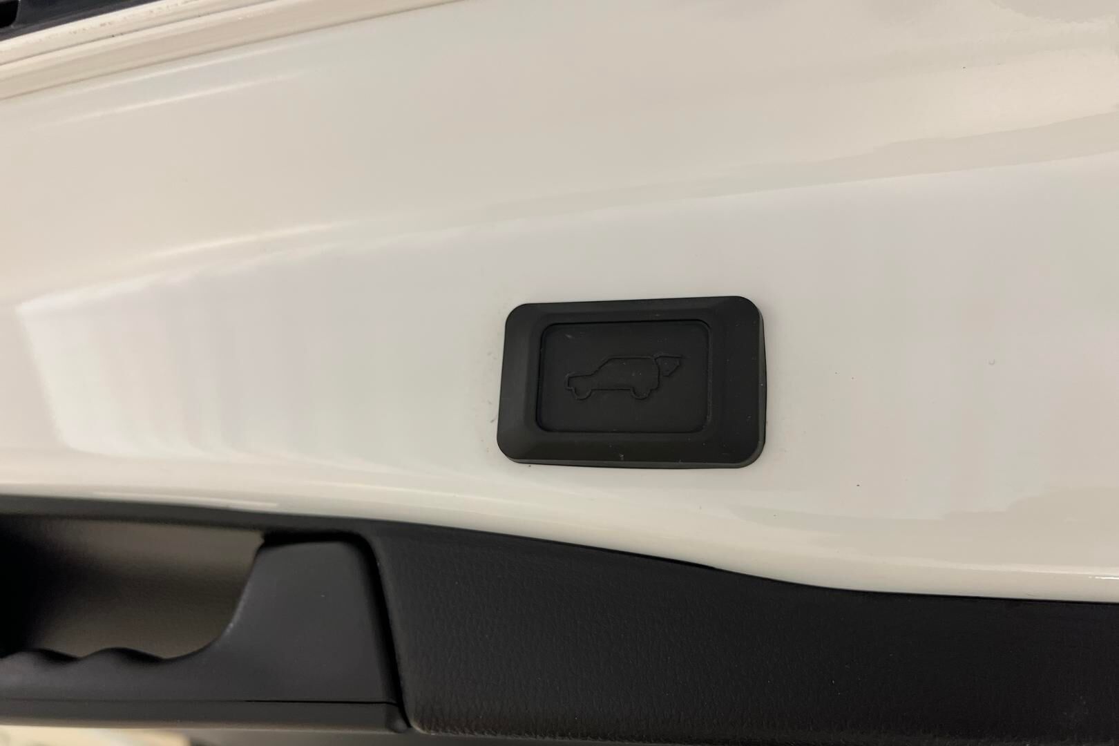 Toyota RAV4 Plug-in iso kuva 18