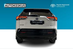 Toyota RAV4 Plug-in esikatselu 4