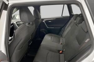 Toyota RAV4 Plug-in esikatselu 8