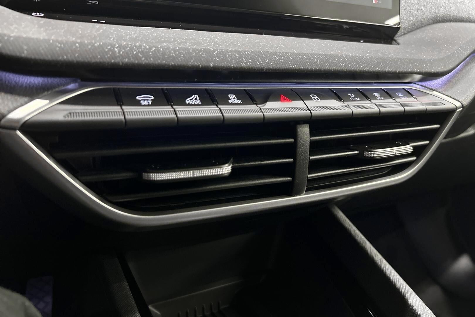 Skoda Octavia iso kuva 11
