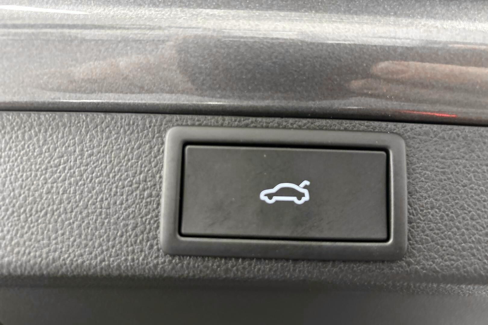 Skoda Octavia iso kuva 13