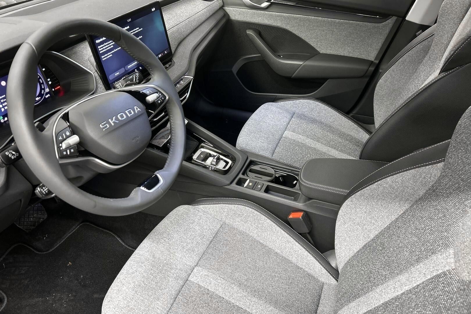 Skoda Octavia iso kuva 17