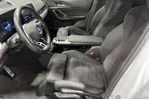 BMW iX1 esikatselu 8