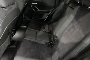 BMW iX1 esikatselu 9