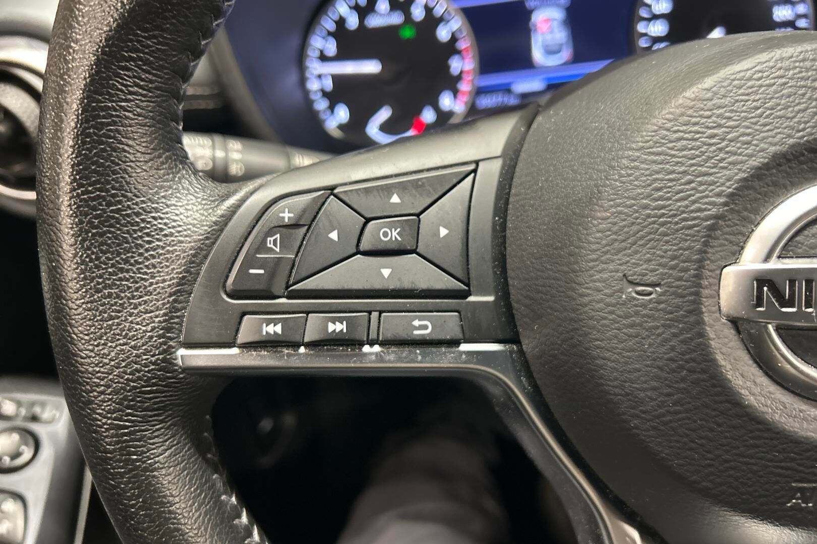 Nissan Juke iso kuva 14