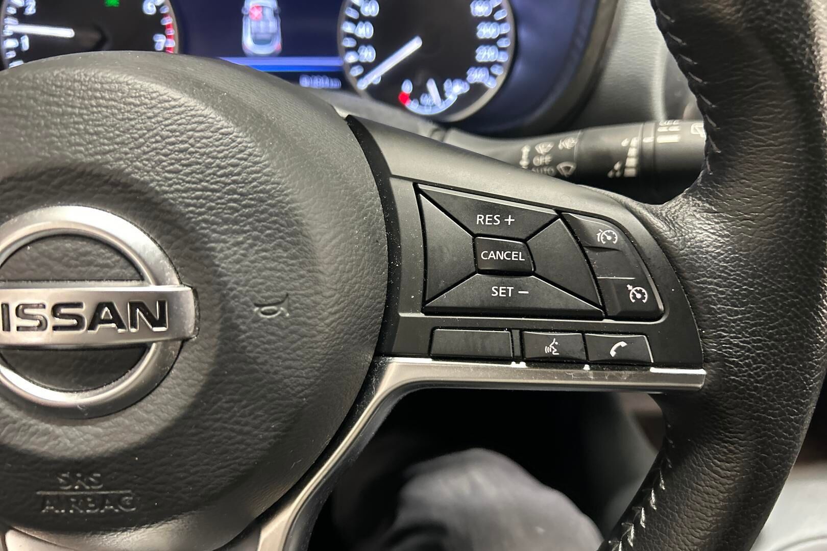 Nissan Juke iso kuva 15