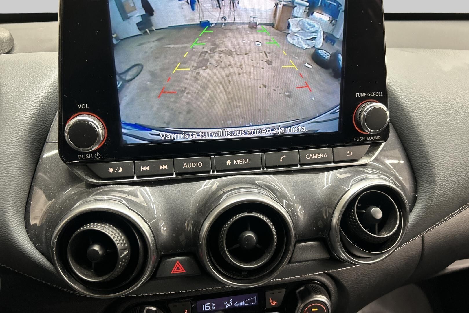 Nissan Juke iso kuva 17