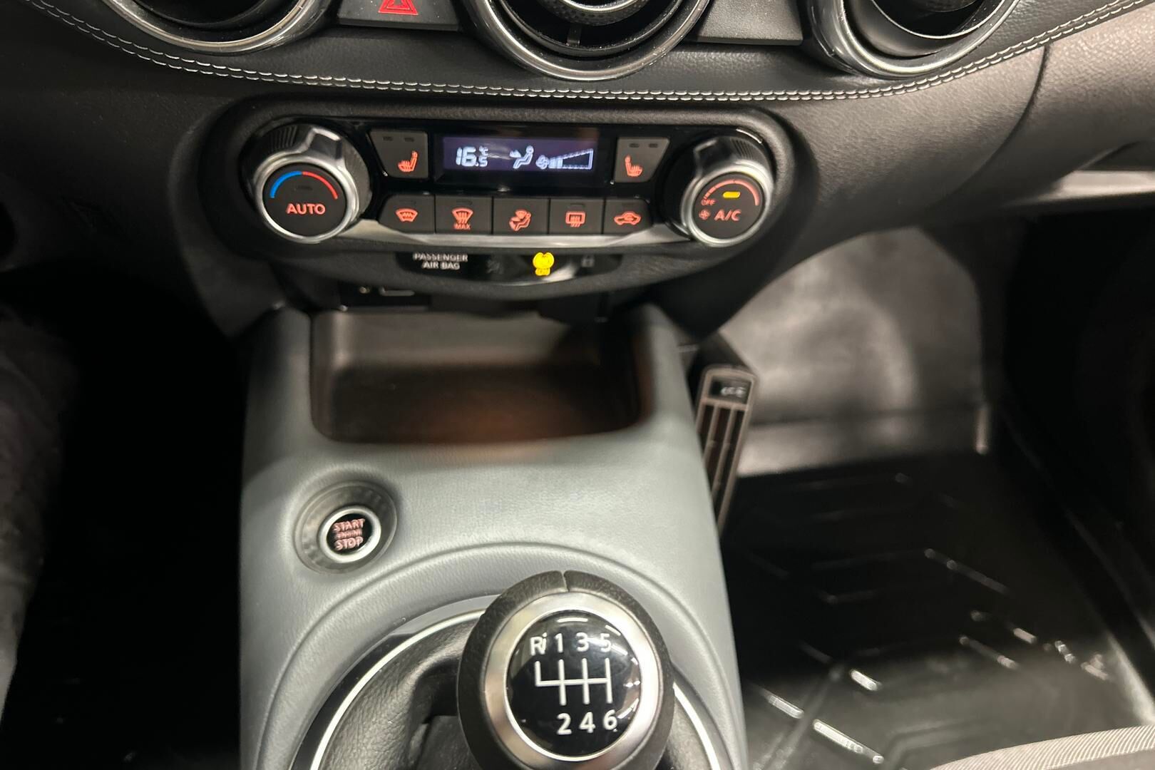 Nissan Juke iso kuva 18