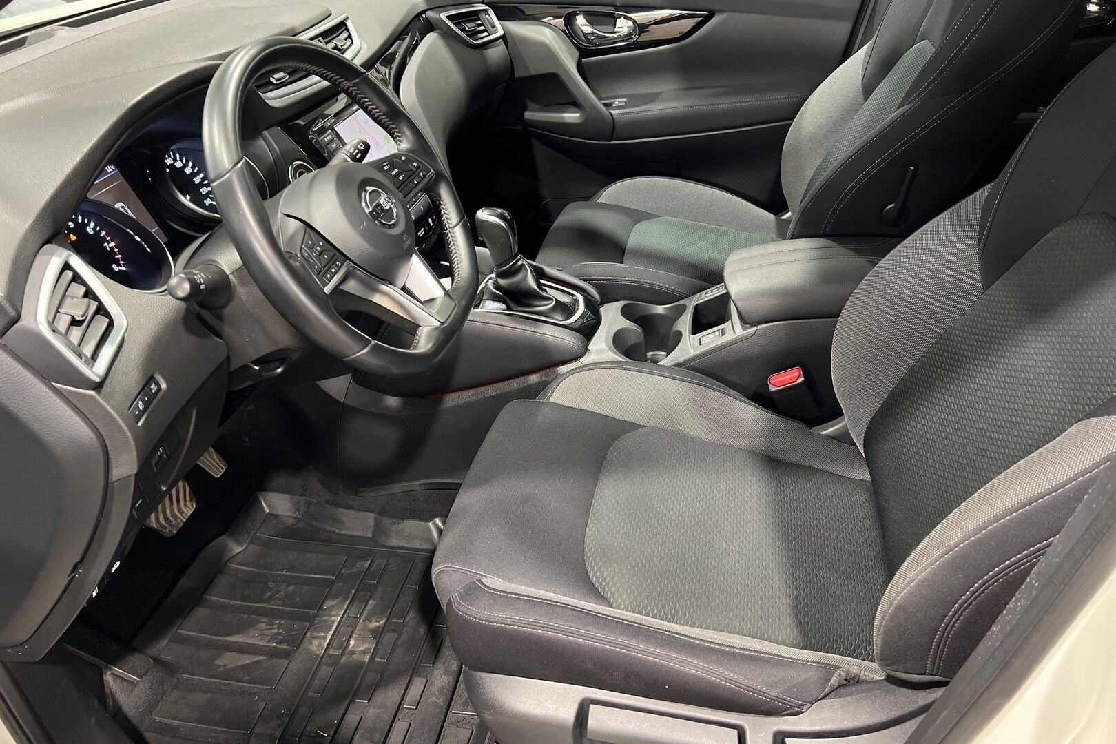 Nissan Qashqai iso kuva 4