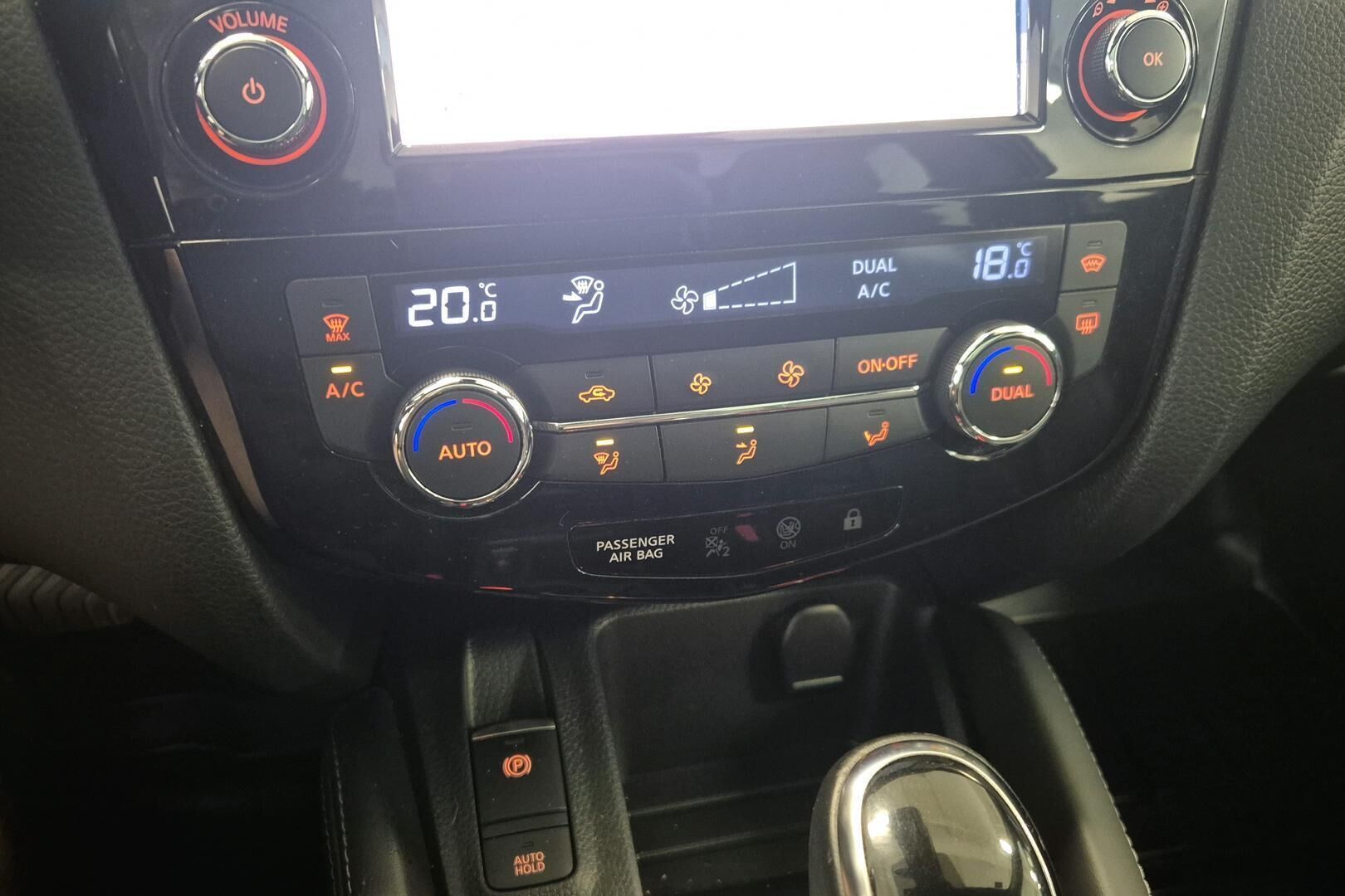Nissan Qashqai iso kuva 16