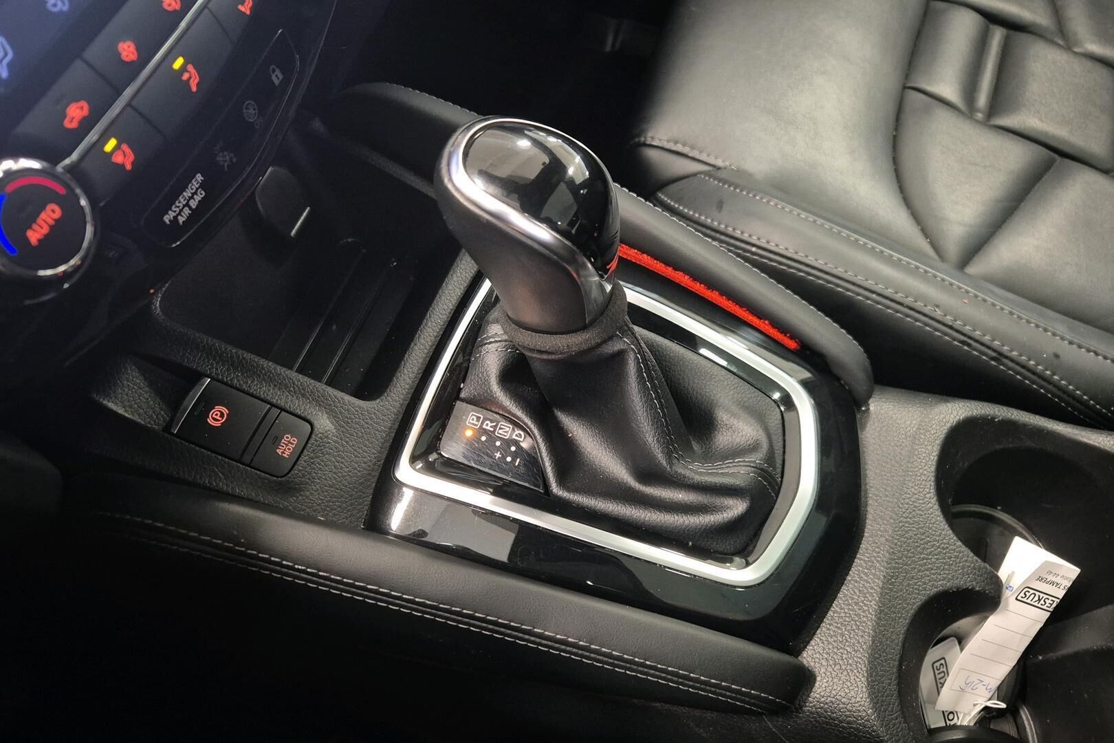 Nissan Qashqai iso kuva 17