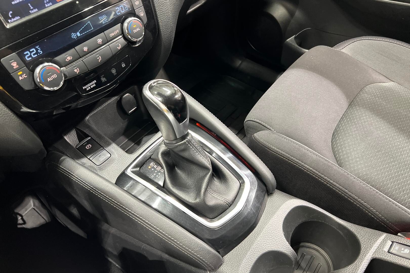 Nissan Qashqai iso kuva 18