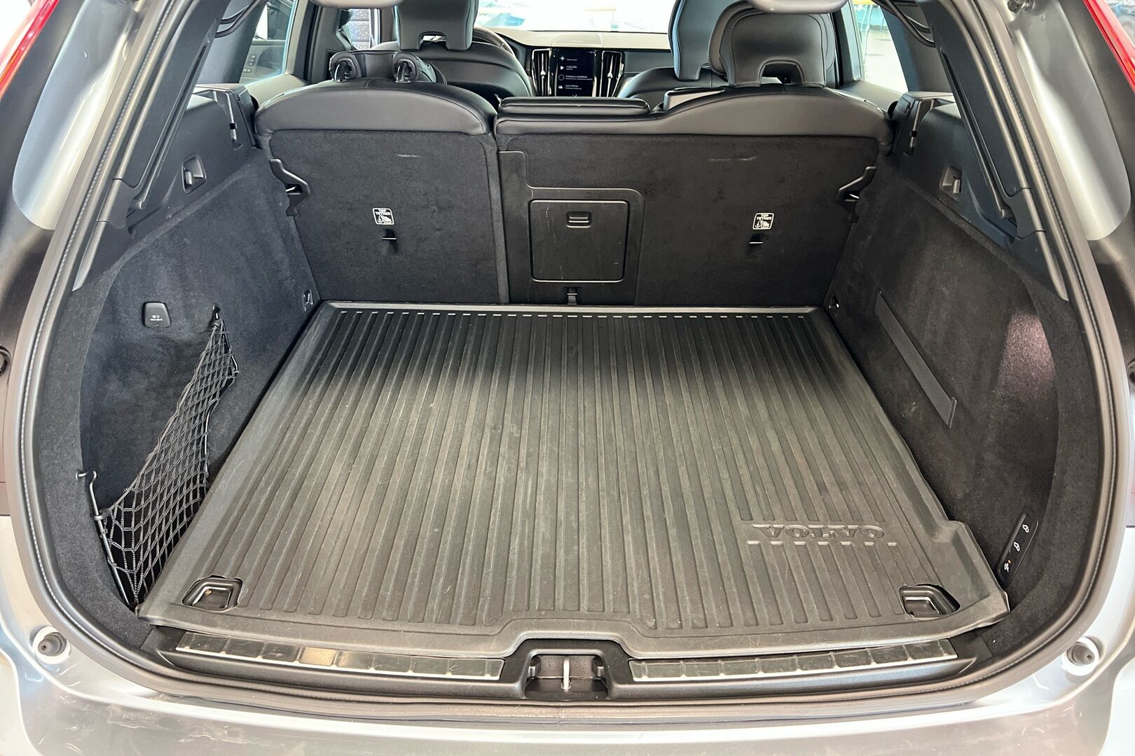 Volvo XC60 iso kuva 10