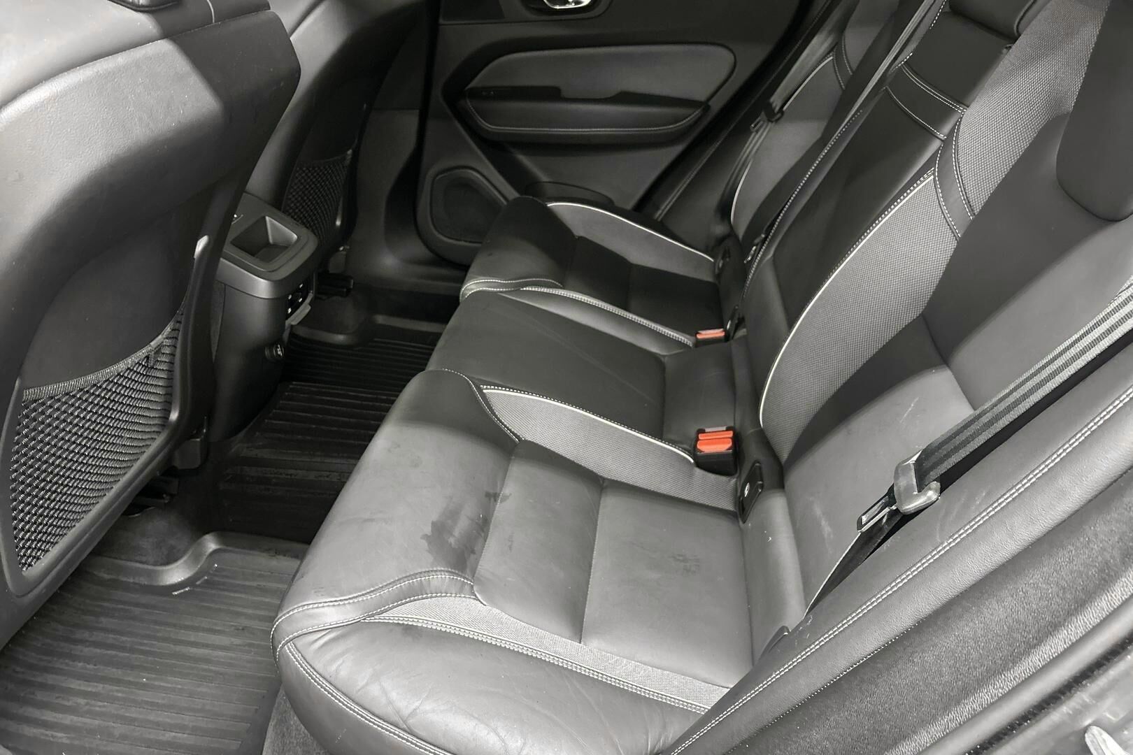 Volvo XC60 iso kuva 9