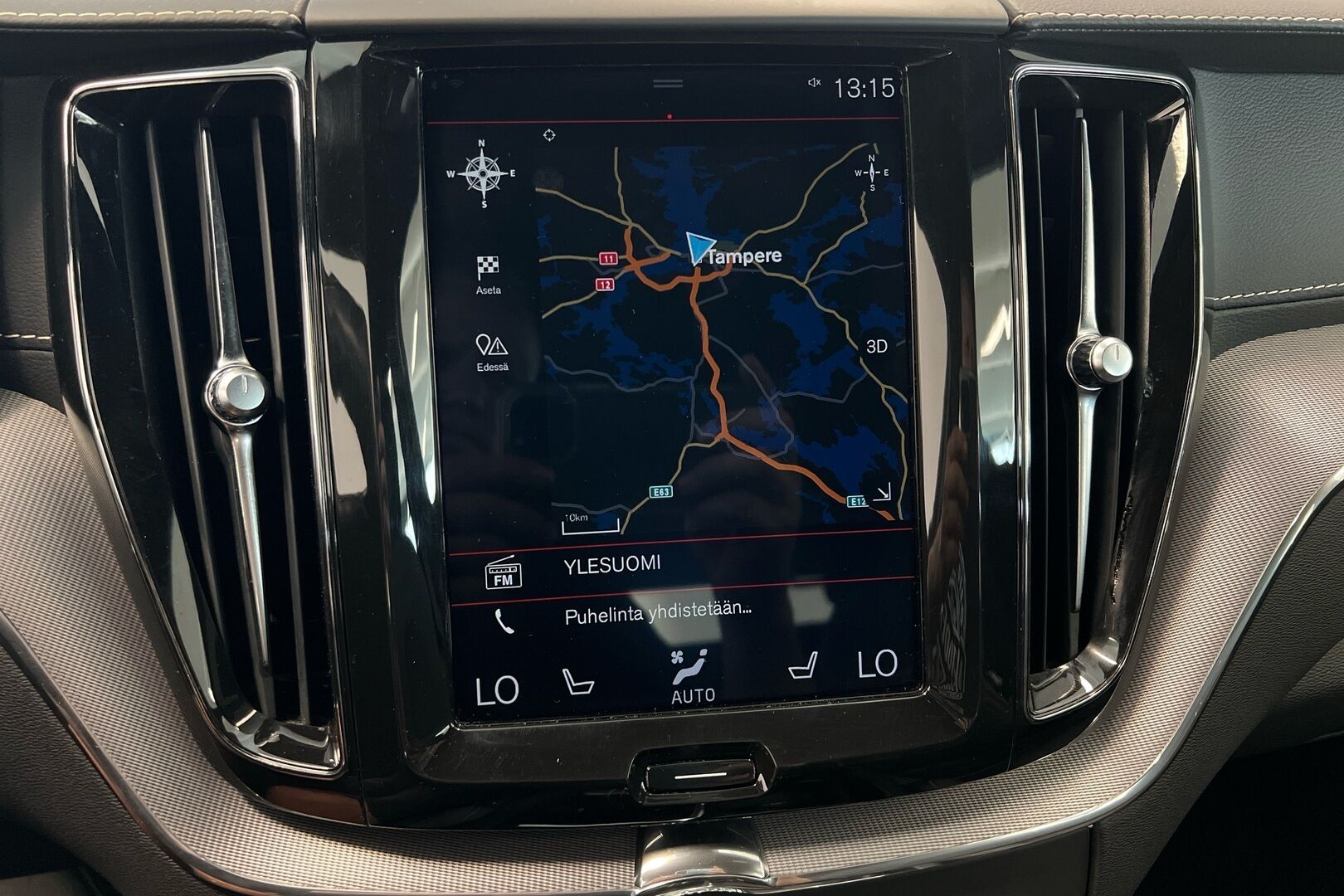 Volvo XC60 iso kuva 13