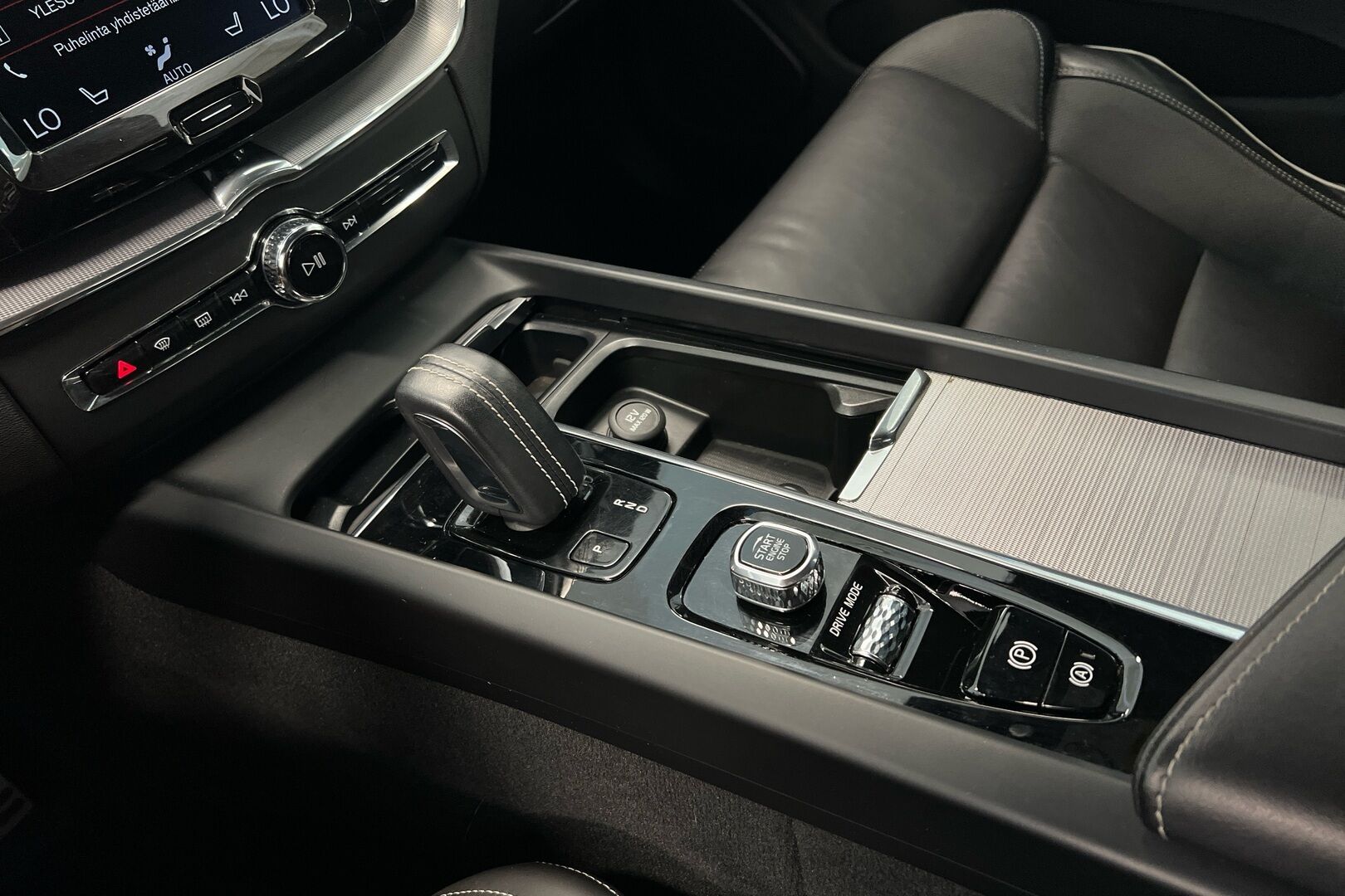 Volvo XC60 iso kuva 14