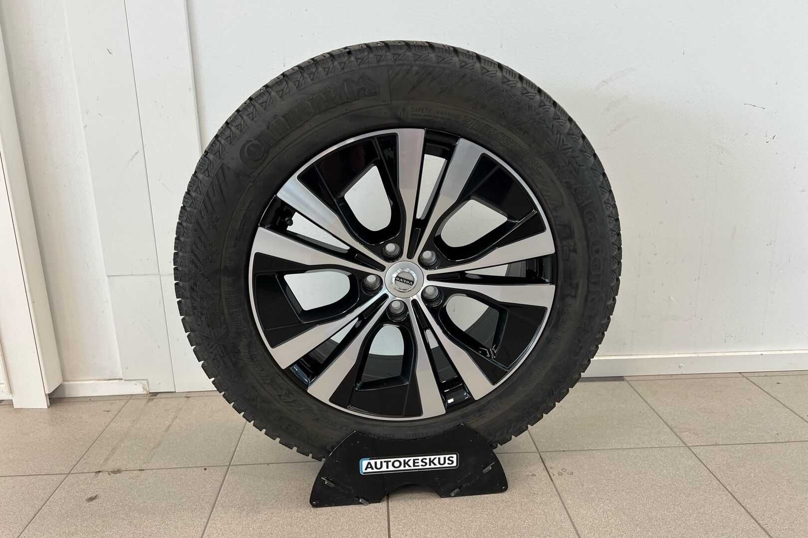 Volvo XC60 iso kuva 19