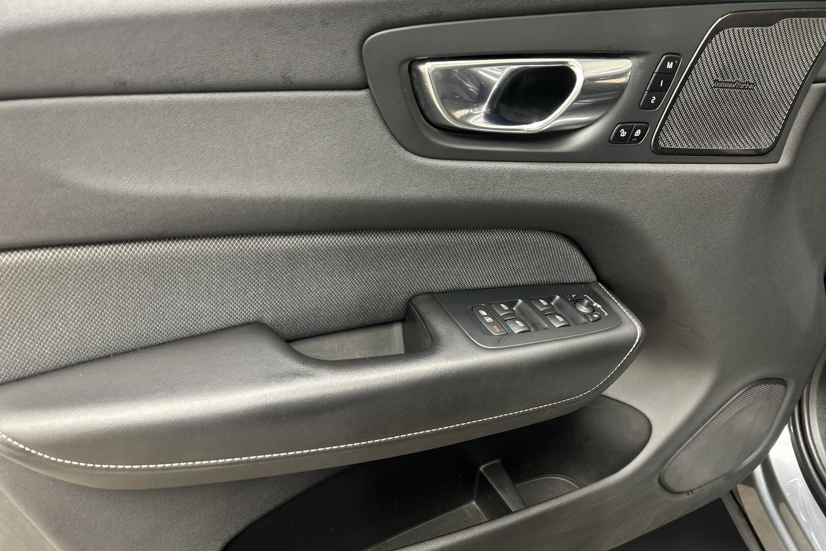 Volvo XC60 iso kuva 26