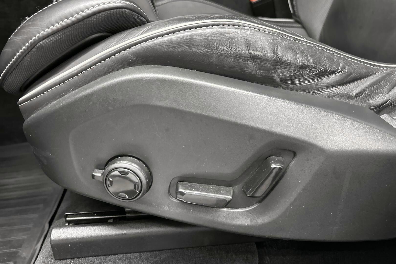 Volvo XC60 iso kuva 20