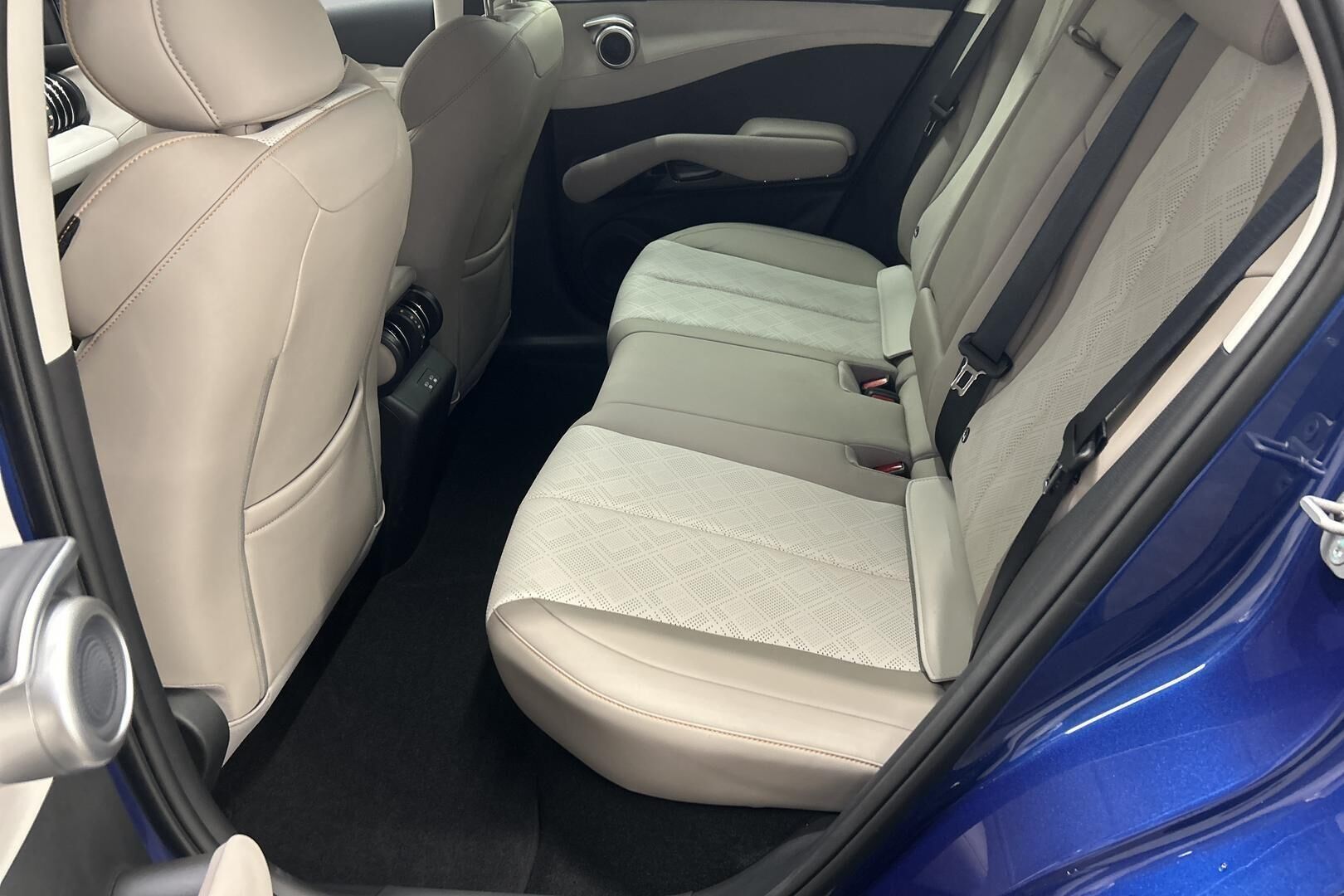 BYD Atto 3 iso kuva 9
