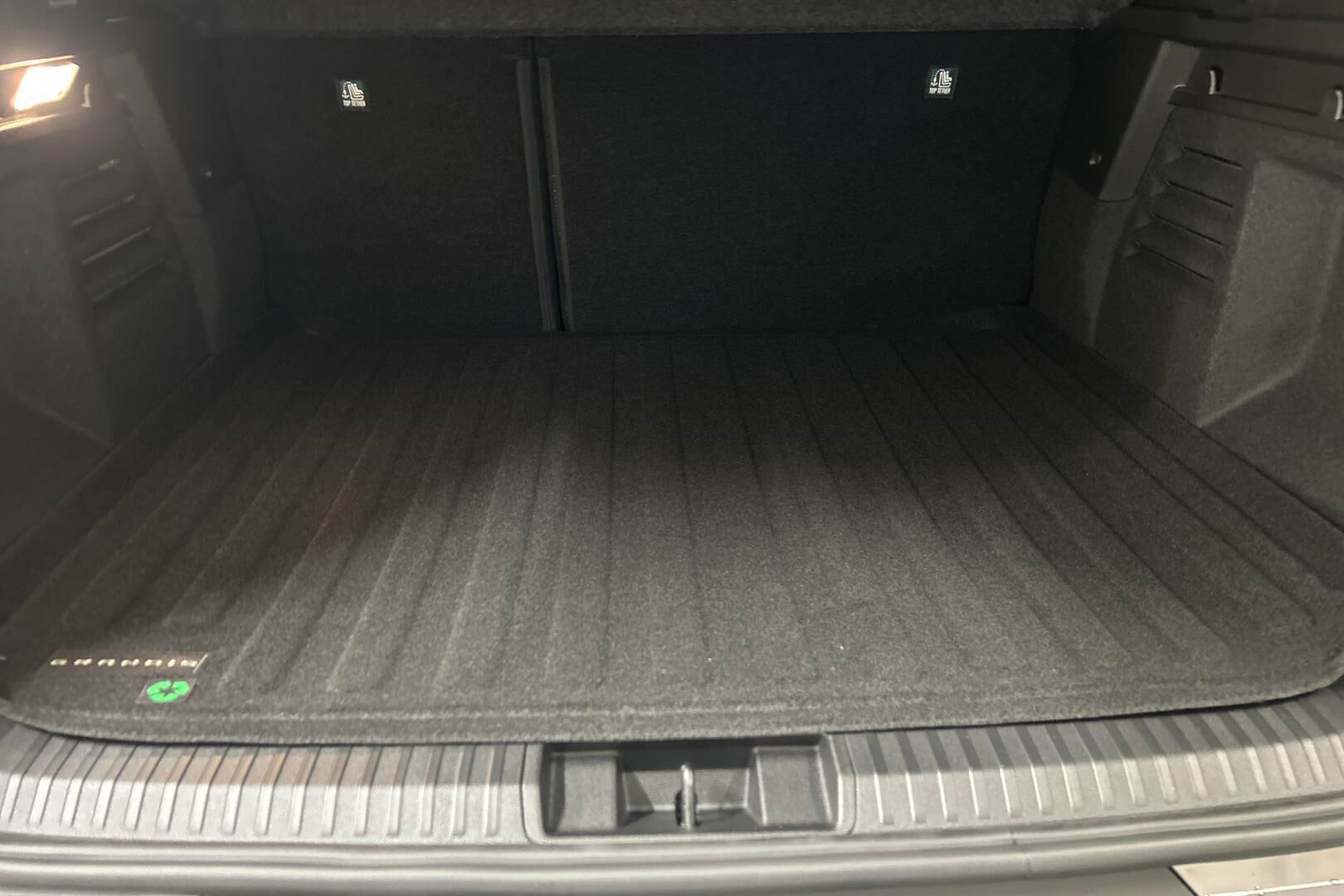 Mitsubishi Grandis iso kuva 11