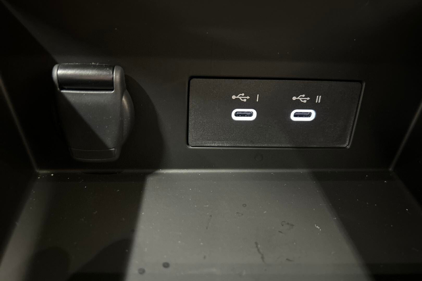 Mitsubishi Grandis iso kuva 18
