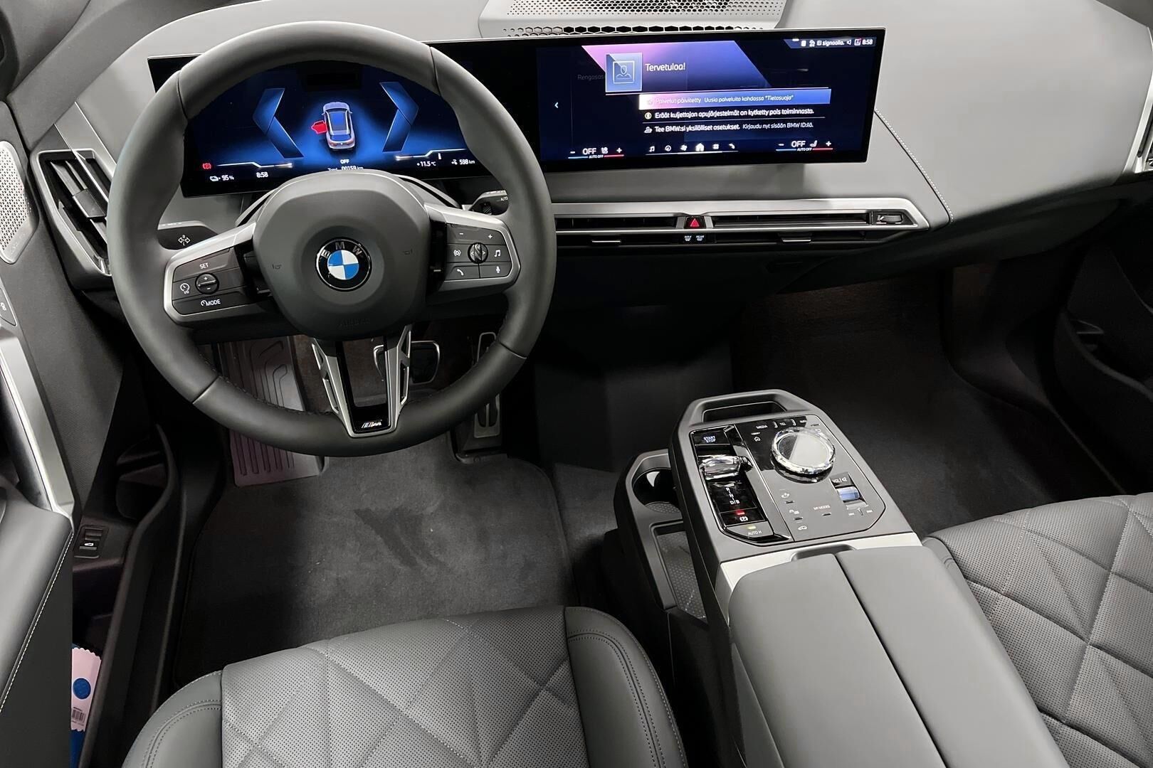 BMW iX iso kuva 10