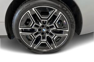 BMW iX esikatselu 12