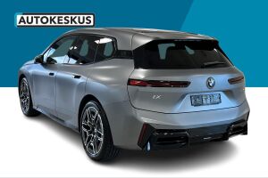 BMW iX esikatselu 6